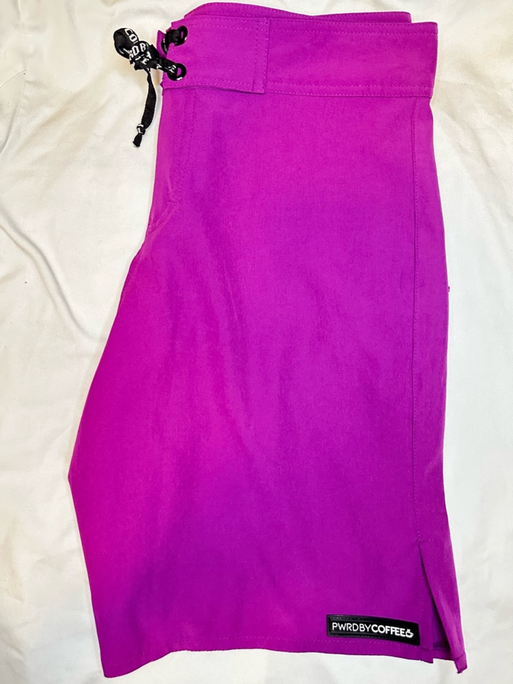 PWRDBYCOFFEE Men’s Medium Purple Athletic Shorts Drawstring Zip Pocket NWT